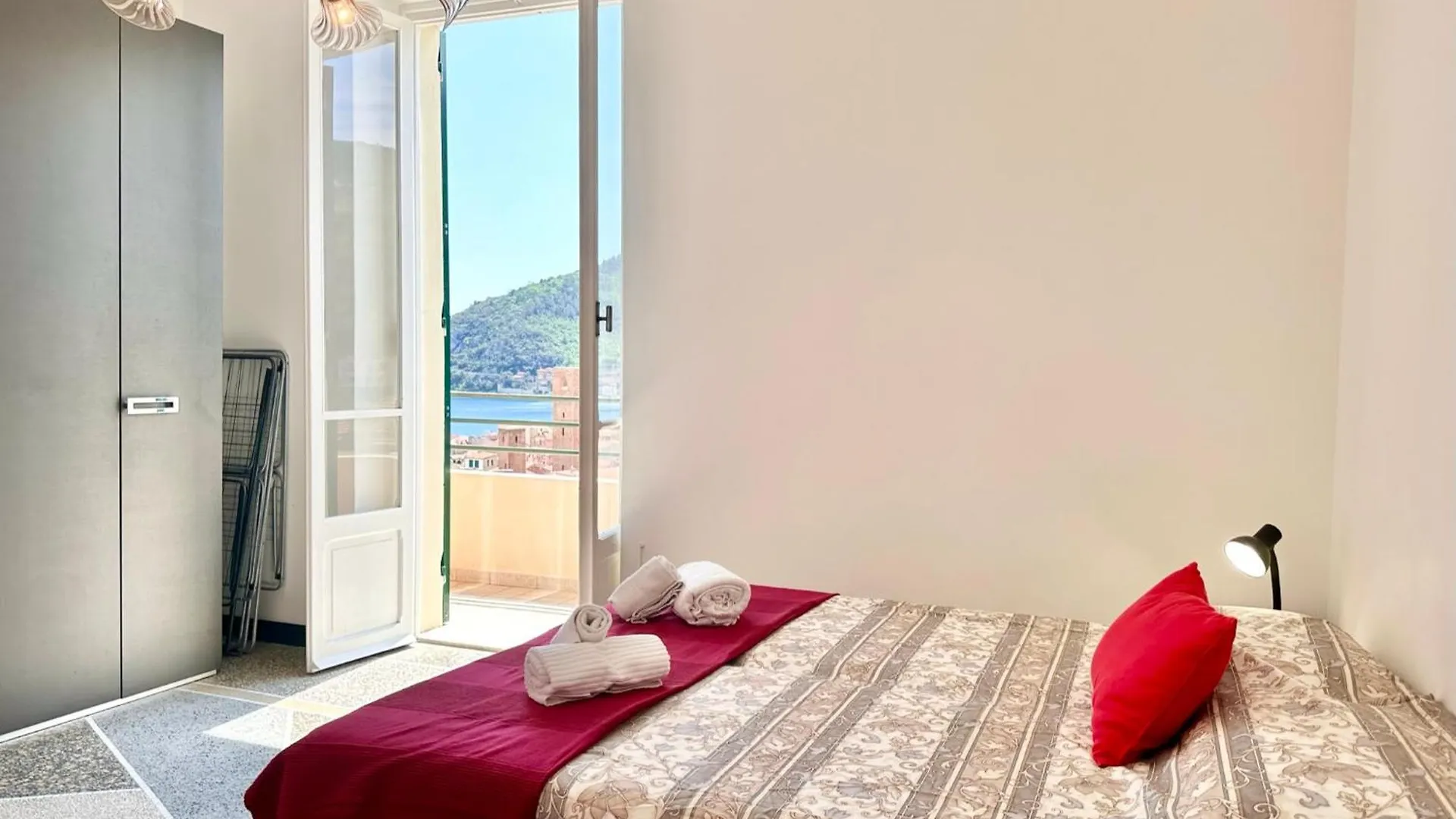 Hostdomus - Casa Ester نولي شقة