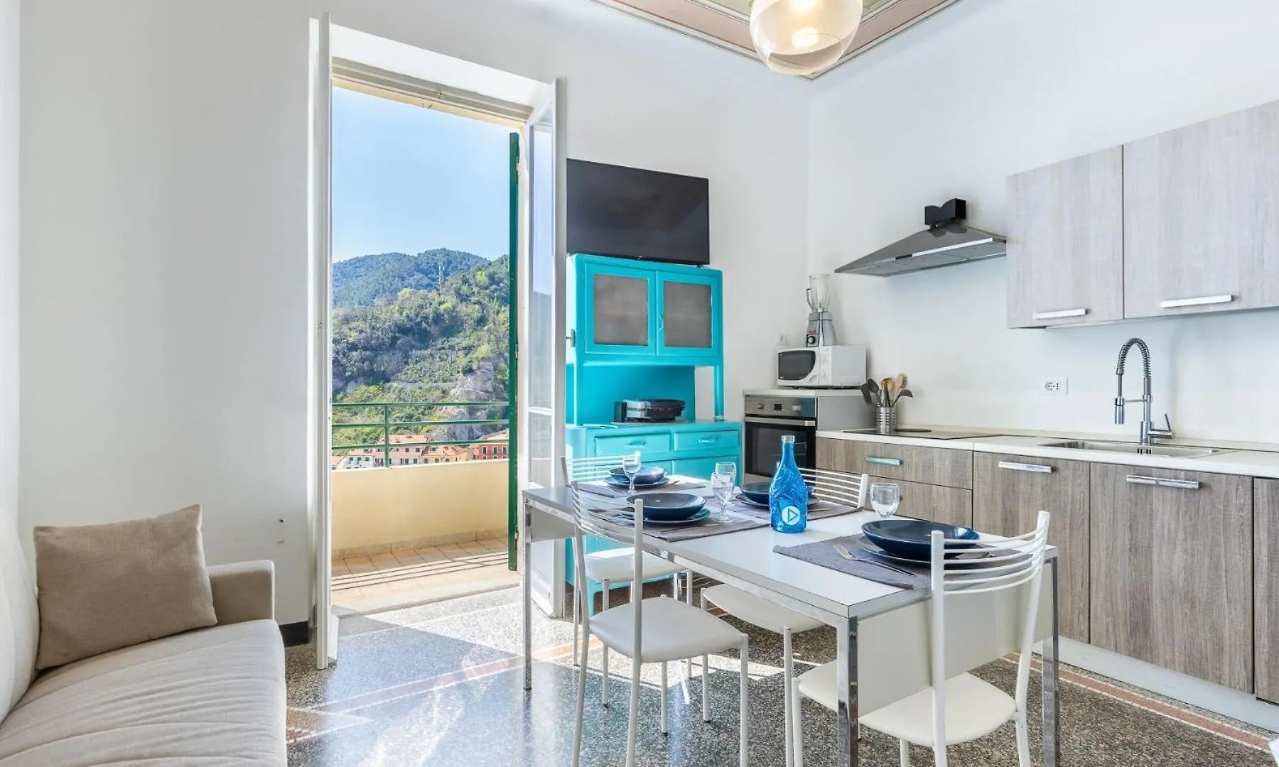 Hostdomus - Casa Ester Noli 0*,  Italy